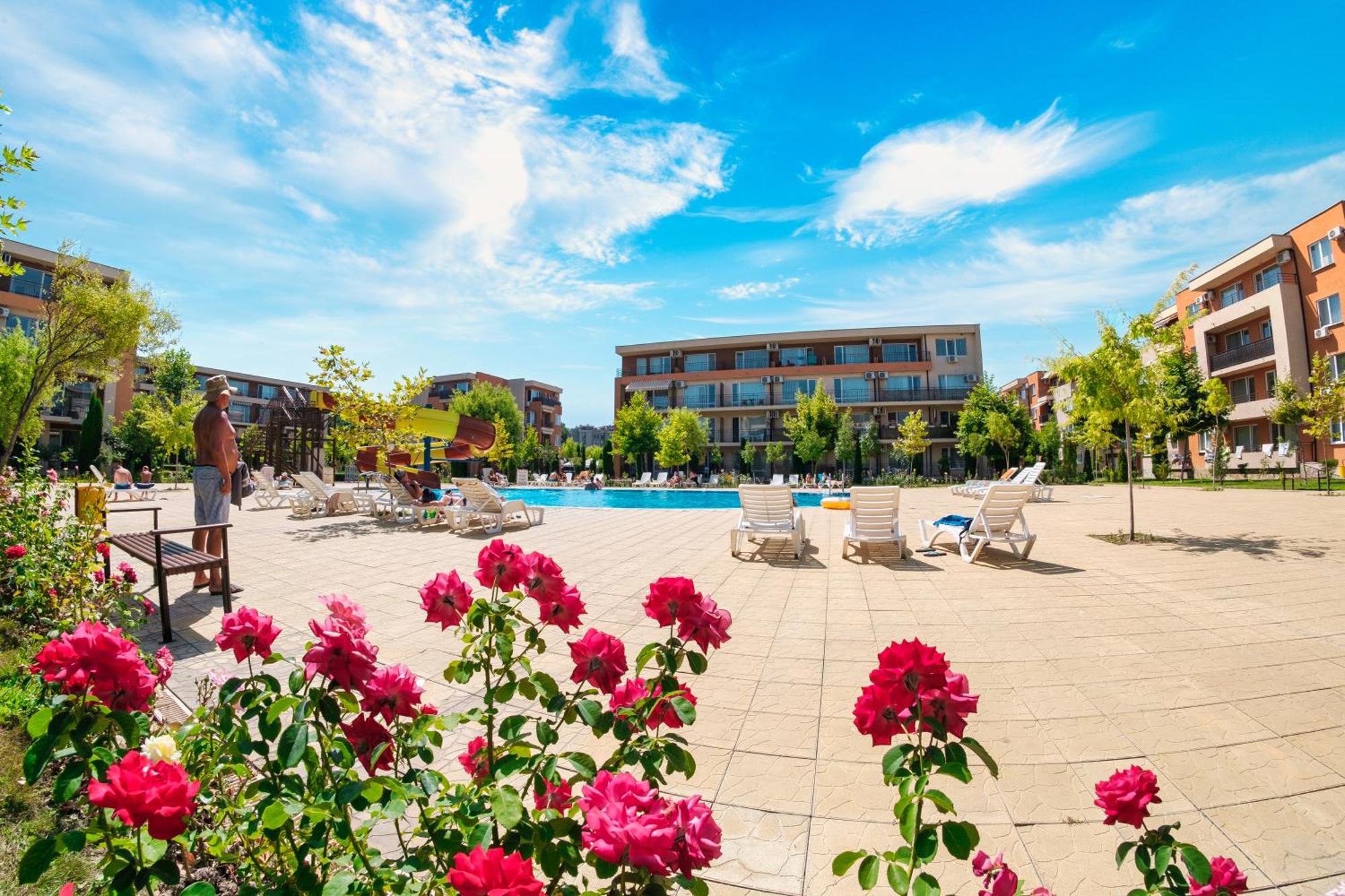 Holiday Garden Resort Sunny Beach Exterior foto